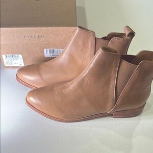 Nisolo Women's Everyday Chelsea Leather Ankle Boots